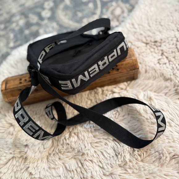 Supreme Cordura Black Crossbody Bag Unisex SS18 - Picture 4 of 13
